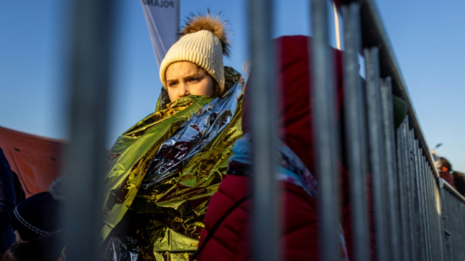 Les bombes ou les p&eacute;rils de l'exil: alerte pour des milliers d'enfants d'orphelinats ukrainiens