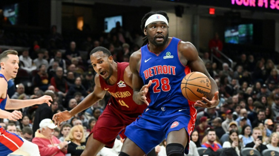  NBA bans 4 from Pistons-Hornets brawl, Stewart for 7 games 