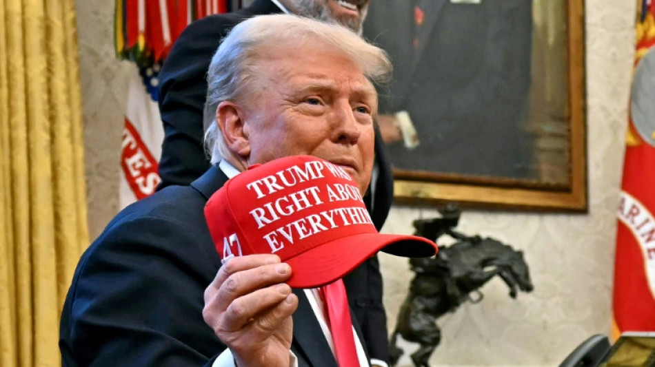 Trump amenaza con demandar a los medios que usen fuentes an&oacute;nimas para informar