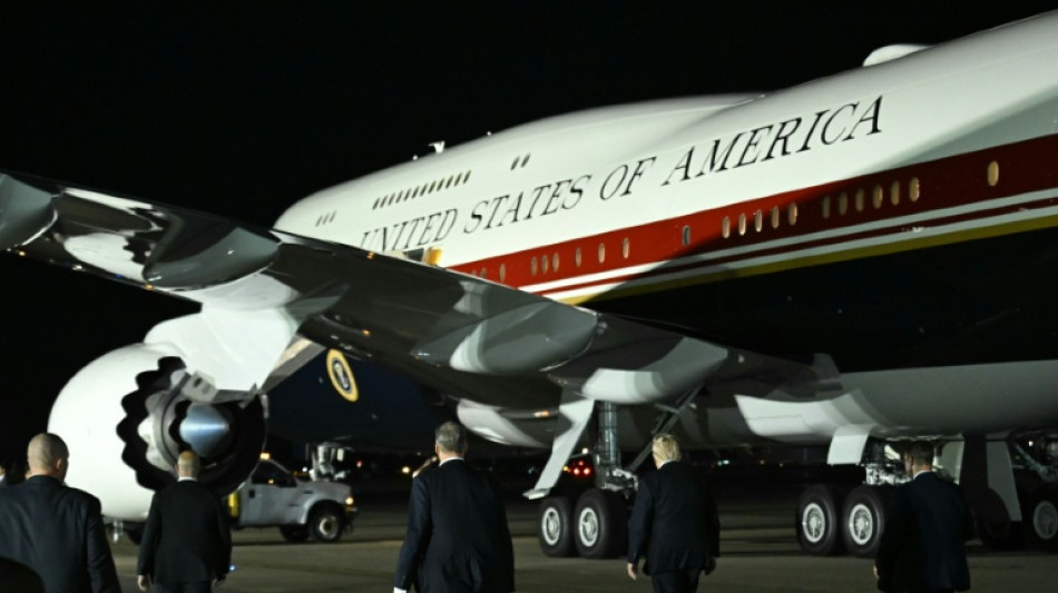  Seguran&ccedil;a do avi&atilde;o presidencial americano EUA gera questionamentos 