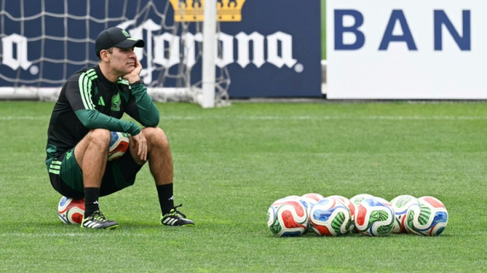  Rafael M&aacute;rquez &eacute; anunciado como novo t&eacute;cnico da sele&ccedil;&atilde;o mexicana 