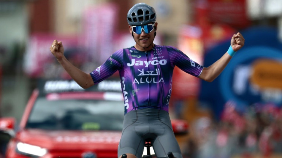 Luke Plapp in great escape as Italy's Ulissi takes Giro lead