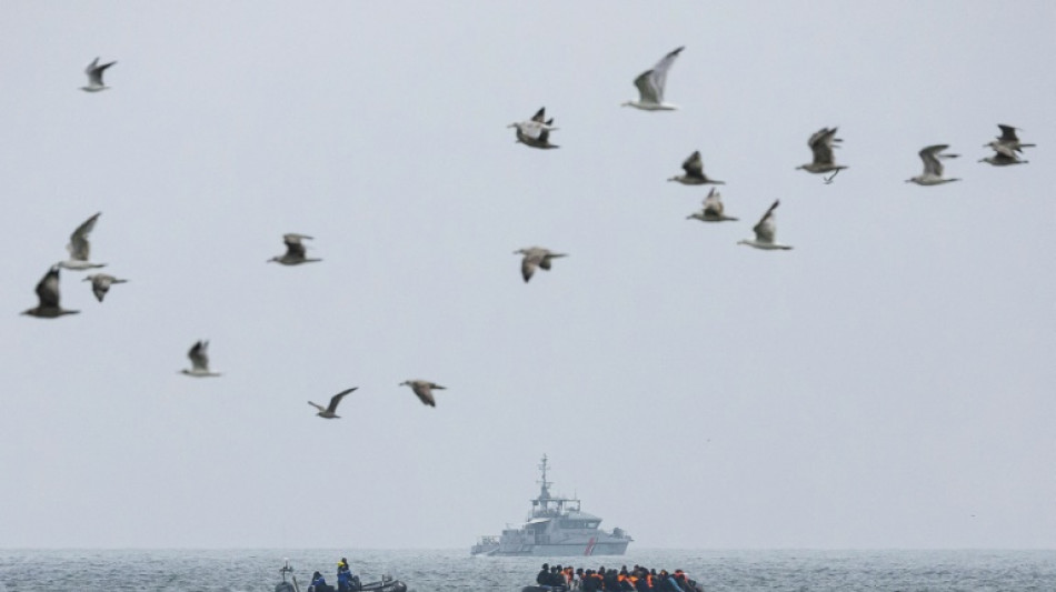  EU nations back 'return hubs' in migration policy tightening 