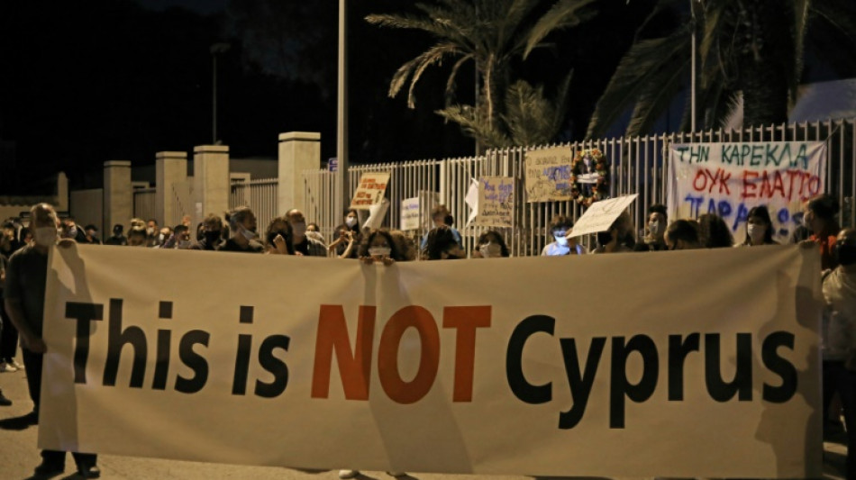 Politiker in Zypern m&uuml;ssen sich wegen "goldener P&auml;sse" vor Gericht verantworten