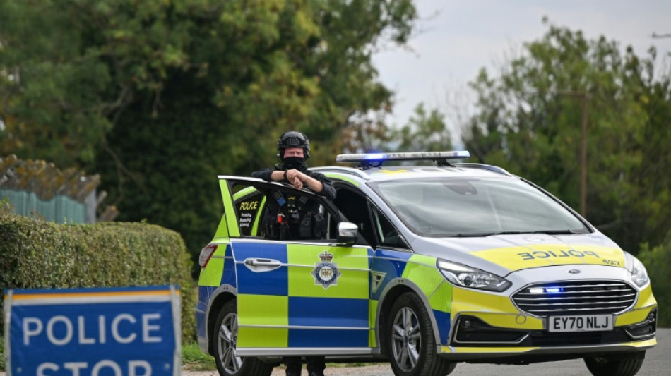  Royaume-Uni: l'antiterrorisme enqu&ecirc;te apr&egrave;s un incident pr&egrave;s d'une base a&eacute;rienne, cinq arrestations 