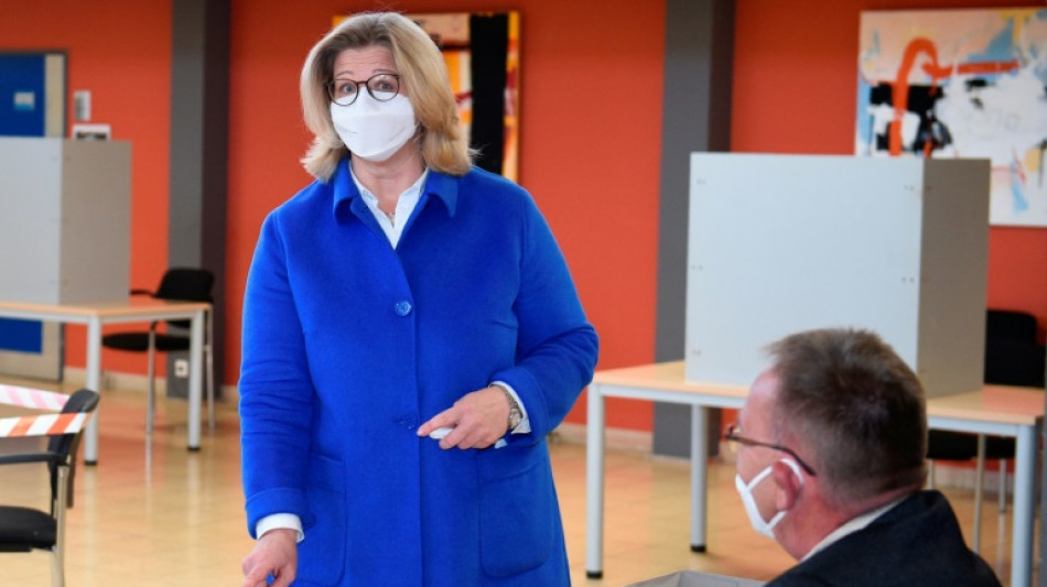 Saarl&auml;ndische Spitzenkandidaten geben ihre Stimme ab