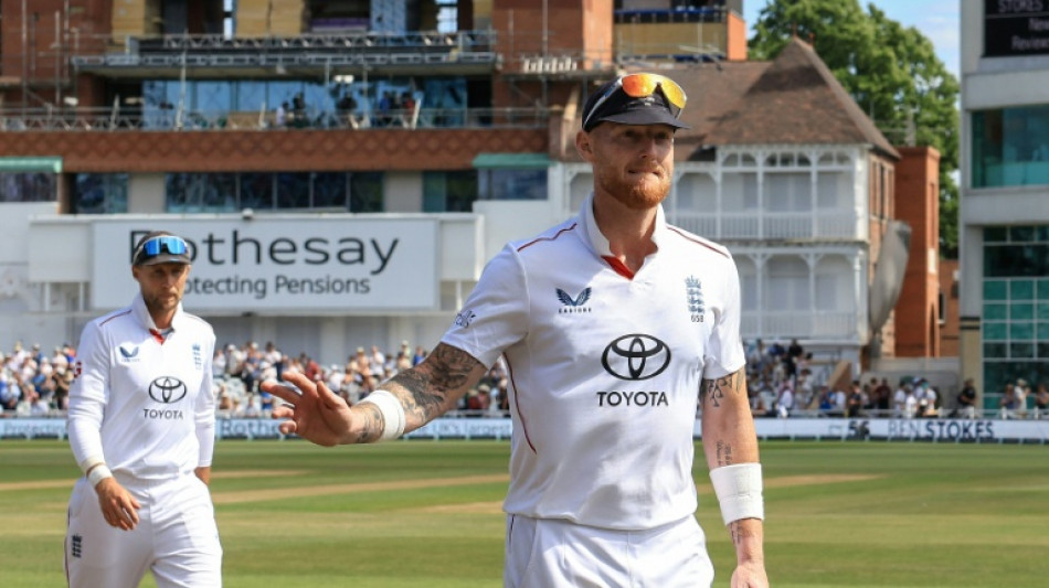  Vaughan calls for England change after Stokes bows out with defeat 