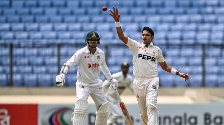  Abbas takes five wickets to put Pakistan ahead in Bangladesh Test 