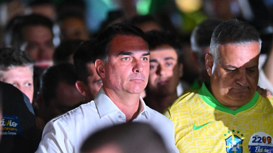  Buenos Aires, 'per Bolsonaro viaggio in aereo dall'Argentina all'Ecuador' 