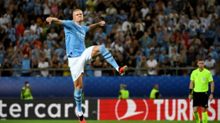 Manchester City vence Sevilla nos p&ecirc;naltis e conquista Supercopa da Europa