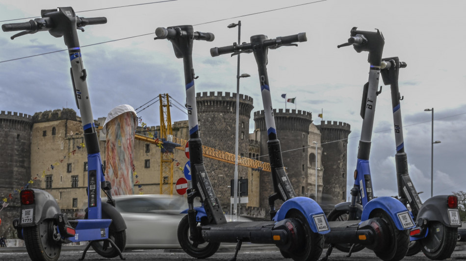  Monopattini elettrici, obbligo di targa entro 16 maggio, ma c'&egrave; rischio ritardi 