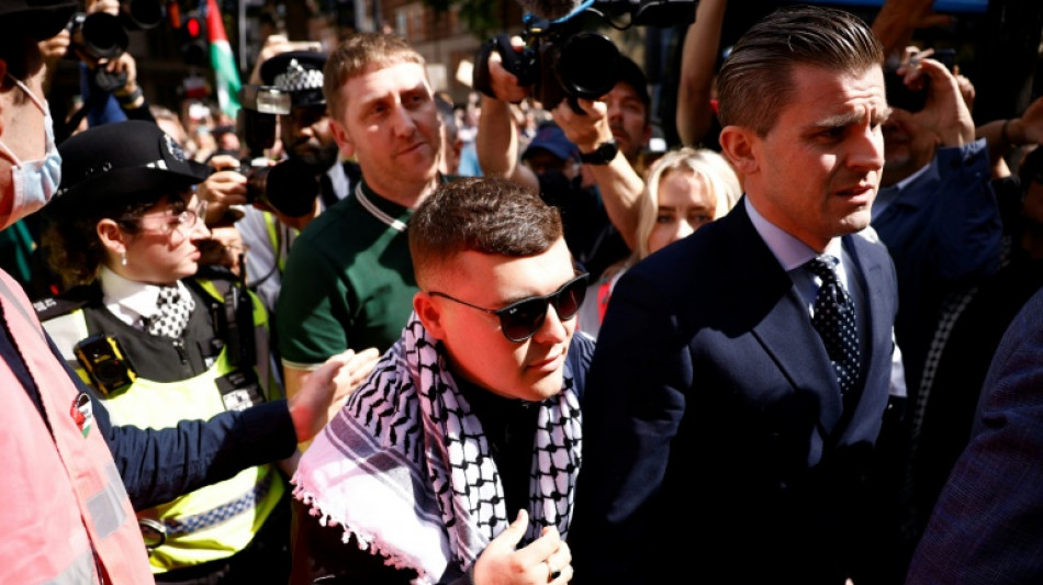 Comparution à Londres d'un rappeur du groupe nord-irlandais Kneecap, accusé de soutien au Hezbollah