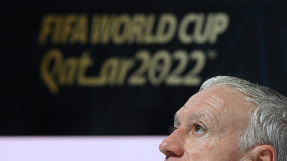 Mondial: en fin de contrat, Deschamps se dit "au service de l'&eacute;quipe de France"