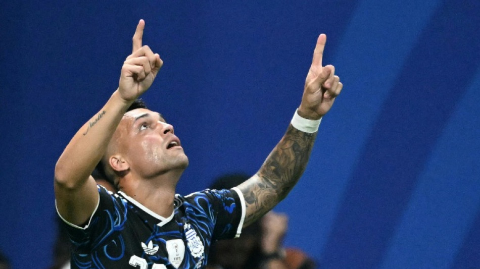  Argentina vence Inglaterra de virada (2-1) e vai enfrentar Espanha na final da Copa do Mundo 