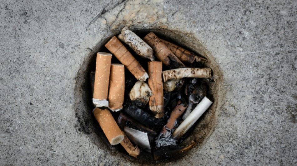  Pas de cigarettes pour les nouvelles g&eacute;n&eacute;rations:  l'Assurance maladie d&eacute;gaine une mesure choc 