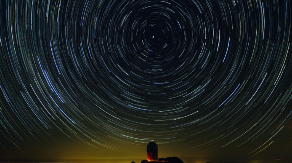 El universo contin&uacute;a expandi&eacute;ndose, pero va frenando