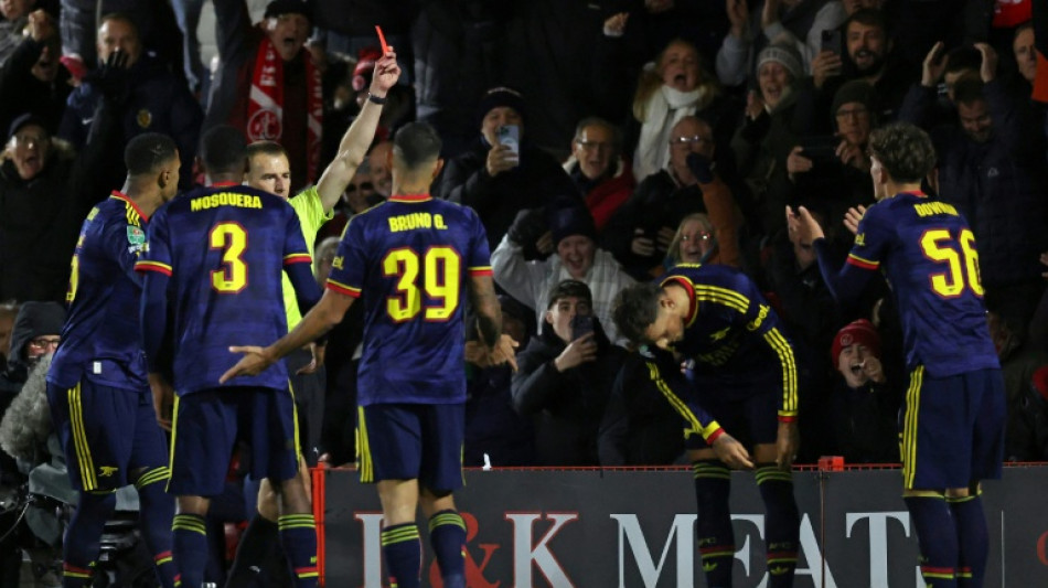  Arsenal boss Arteta fires 'Disneyland' warning at Dowman after Fleetwood red card 