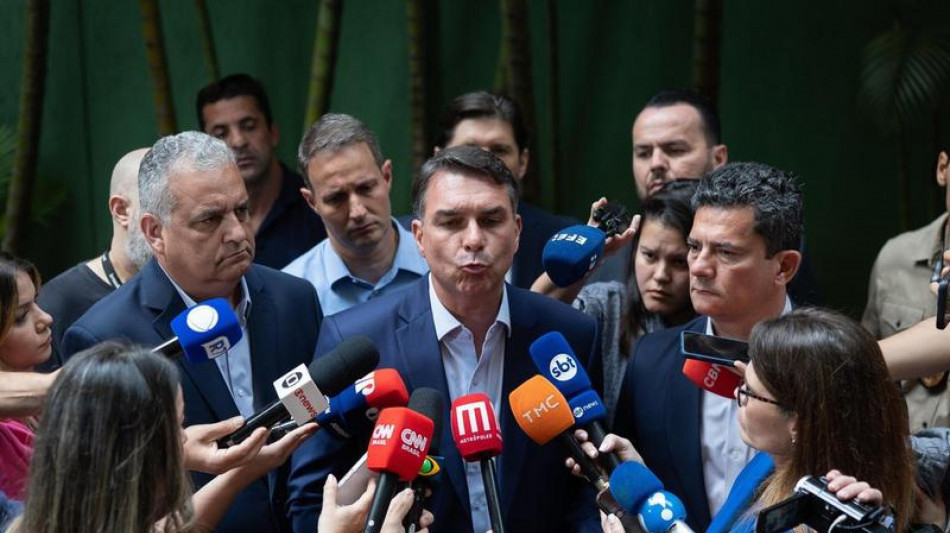  Brasile, Fl&aacute;vio Bolsonaro vuole 500.000 nuovi posti in carcere come El Salvador 