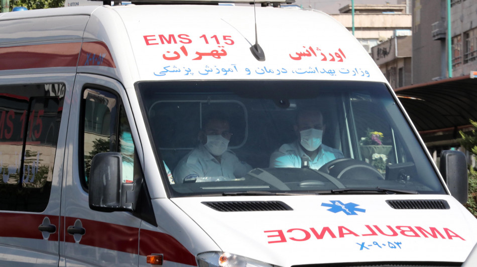Media, 'raid Israele in Iran colpisce ambulanza, 3 morti'