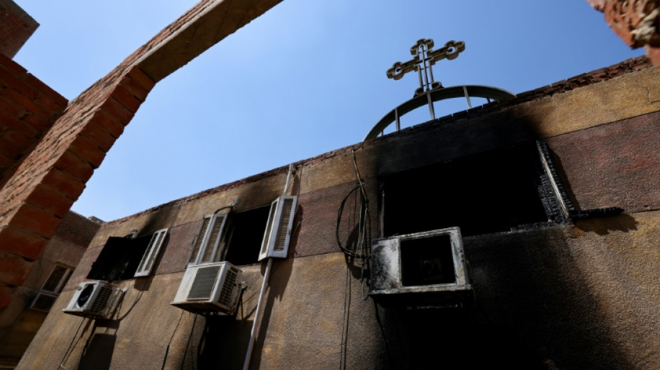 Hunderte trauern um 41 Todesopfer von  Kirchenbrand in &Auml;gypten