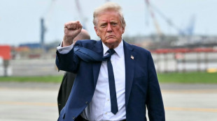 Trump exige que barcos de EEUU tengan tr&aacute;nsito libre por canales de Panam&aacute; y Suez