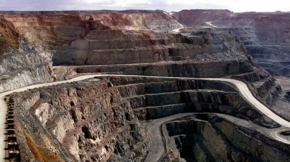 Gold falls again as rally comes to halt, Asian markets drop