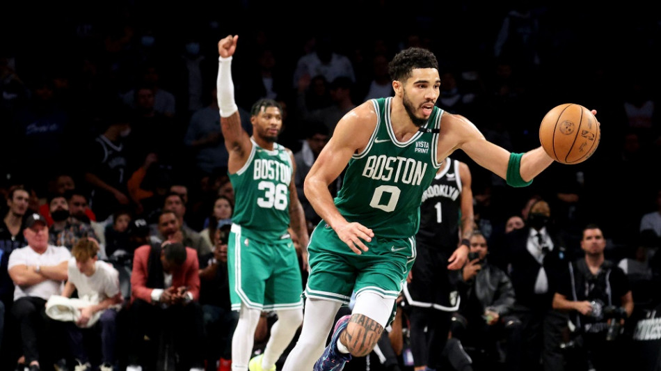 Theis und Boston sichern sich drei Matchb&auml;lle