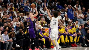 Mavericks defendem transfer&ecirc;ncia de Doncic: "N&atilde;o h&aacute; arrependimento"