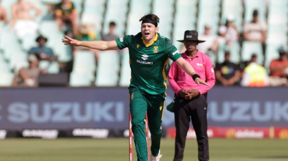  South Africa select 'enforcer' Coetzee for Australia decider 