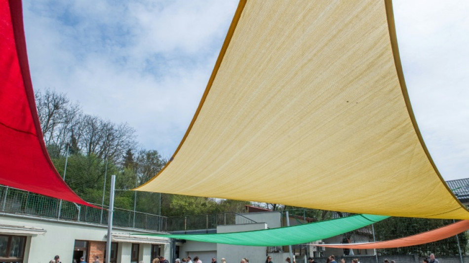  Rekordbeteiligung bei Parlamentswahl in Ungarn - Wahllokale geschlossen 