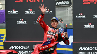 Marc M&aacute;rquez no falla en el esprint del GP de Francia con un podio 100% espa&ntilde;ol