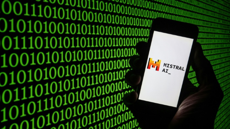  Startup francesa Mistral anuncia seu maior modelo de IA para desafiar gigantes mundiais 