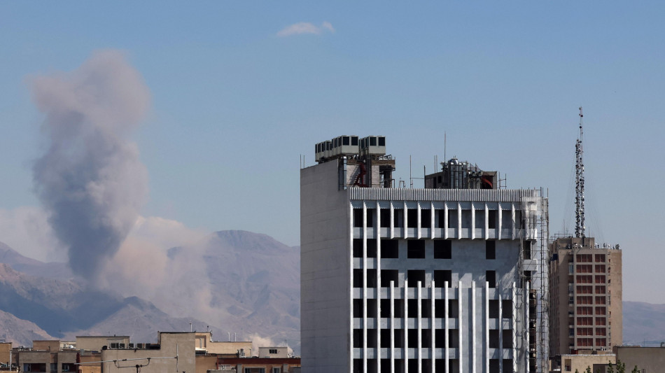  Axios, attacchi Usa contro obiettivi Iran nello stretto di Hormuz 