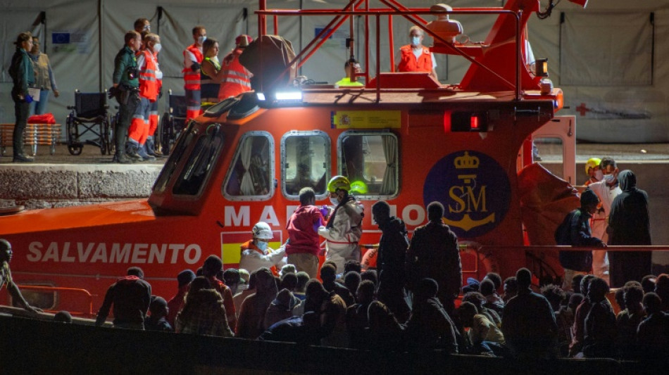 Contin&uacute;an las b&uacute;squedas de los al menos 48 migrantes desaparecidos cerca de Canarias