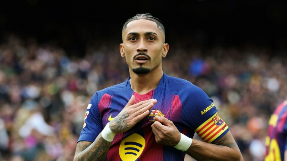  Barcelona projeta que Raphinha ficar&aacute; afastado por 5 semanas 