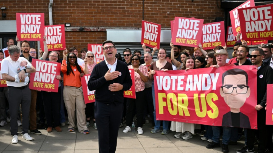  Royaume-Uni: le travailliste Andy Burnham facilement &eacute;lu d&eacute;put&eacute;, en position de d&eacute;fier Starmer 