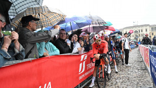 Giro: paura per Martinelli, scivola e precipita in un dirupo