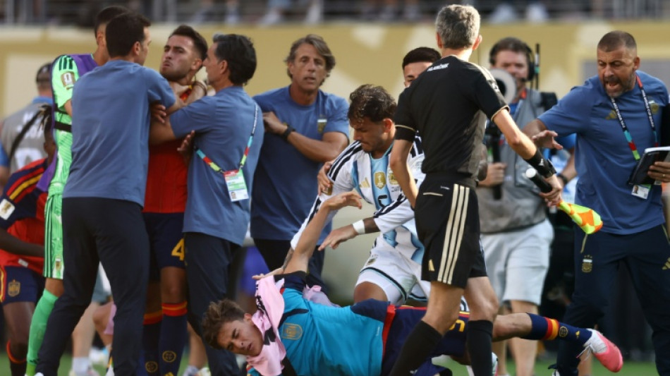  Fifa abre processo contra Paredes, Molina, Almada, Ayala e Gavi por incidentes na final da Copa 