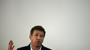 Pr&eacute;sidentielle: la gauche en qu&ecirc;te d'une union introuvable, Macron temporise