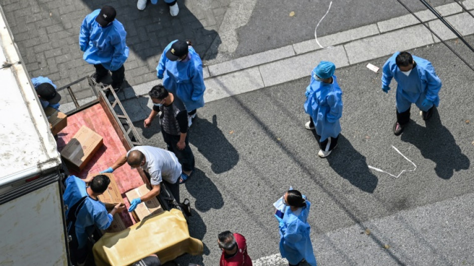 Shangh&aacute;i declara que logr&oacute; tasa de "cero covid" pero millones siguen confinados