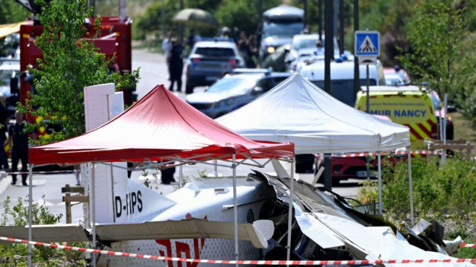  Accident d'avion lors d'un bapt&ecirc;me de parachutisme pr&egrave;s de Nancy: onze morts 