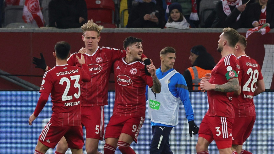 Fortuna siegt - Regensburger Sorgen immer gr&ouml;&szlig;er