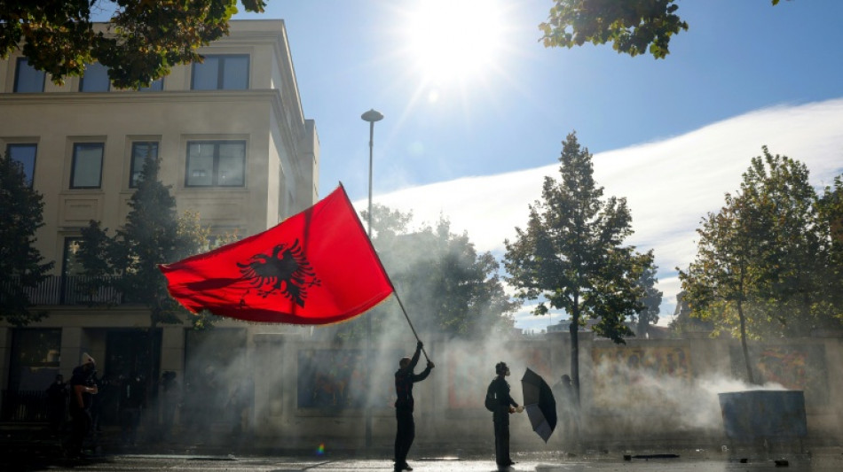  Albanie : cinqui&egrave;me jour de manifestations et d'affrontements &agrave; Tirana 