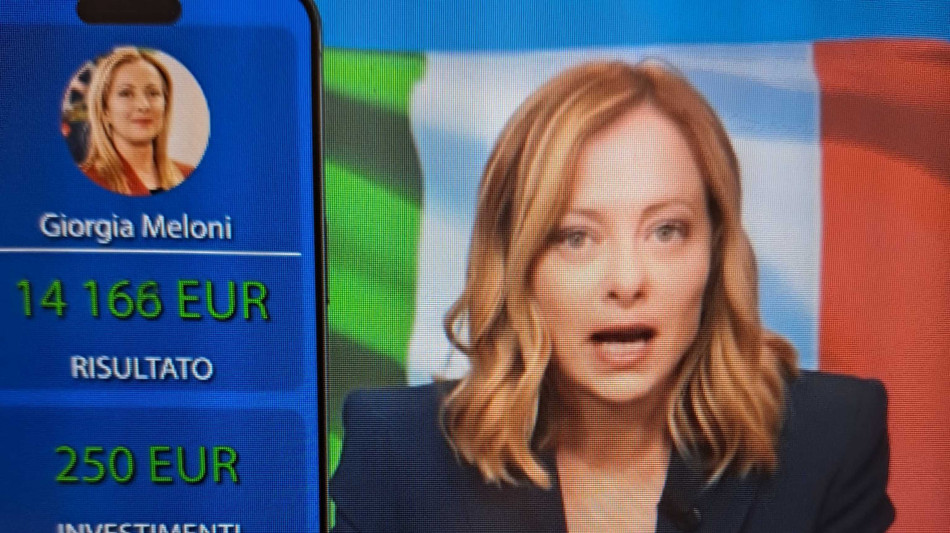 Sempre pi&ugrave; truffe via web, interviene Crosetto