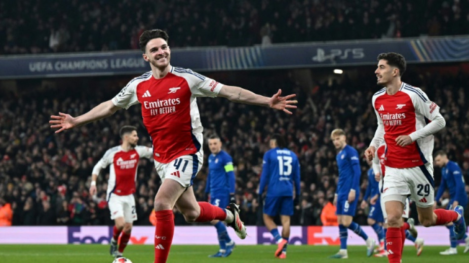 Arsenal vence D&iacute;namo de Zagreb (3-0) e encaminha vaga nas oitavas da Champions