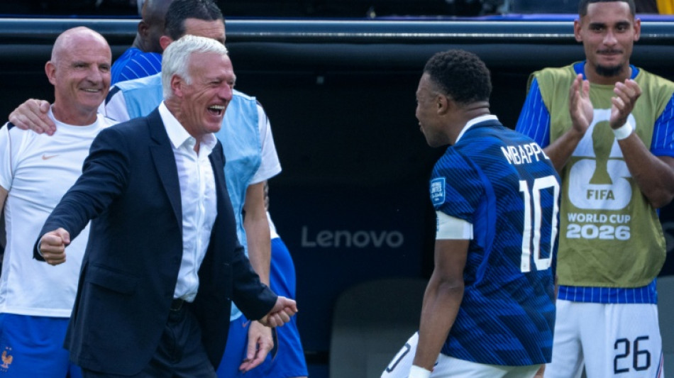  Mbappe hails unity as France rally around Deschamps at World Cup 