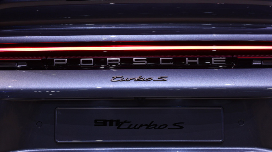 Nel 2025 calo del 10% delle consegne Porsche ai clienti