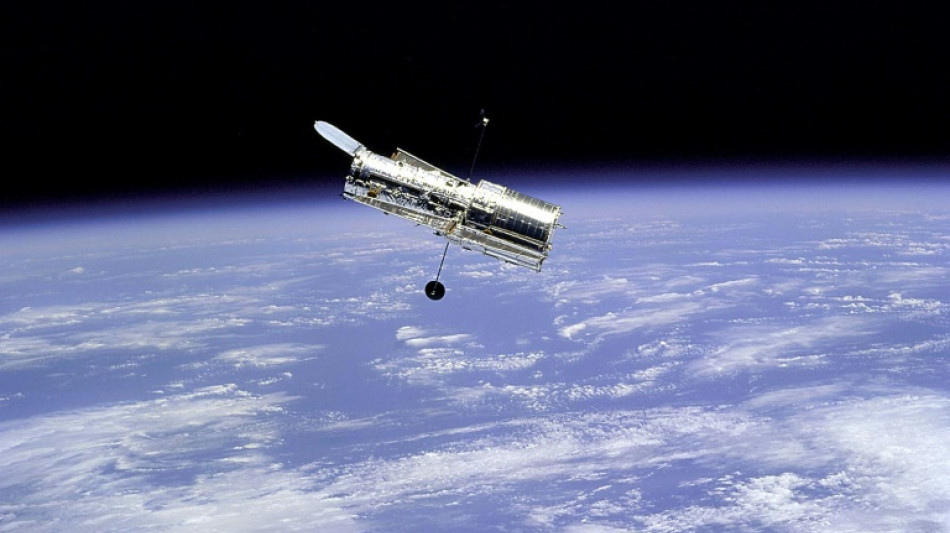 La NASA y SpaceX estudian prolongar vida &uacute;til del telescopio espacial Hubble