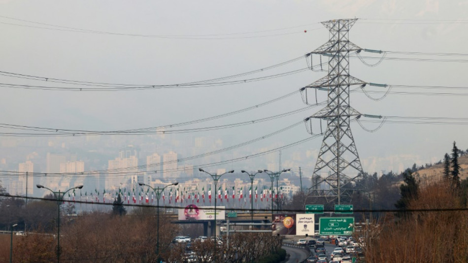 Einkaufszentren in Teheran verk&uuml;rzen wegen Energiemangels die &Ouml;ffnungszeiten