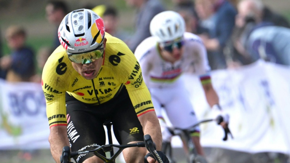  Le r&ecirc;ve d'une vie pour Van Aert qui remporte son premier Paris-Roubaix devant Pogacar


 

 